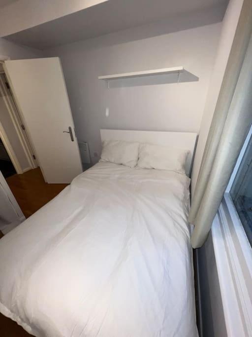 Lovely 1 Bedroom Apartment In West Kensington London Exteriör bild