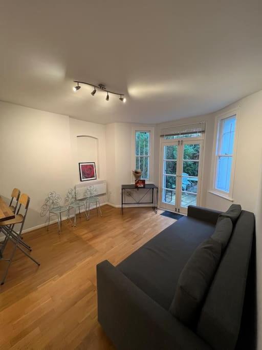 Lovely 1 Bedroom Apartment In West Kensington London Exteriör bild