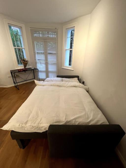 Lovely 1 Bedroom Apartment In West Kensington London Exteriör bild